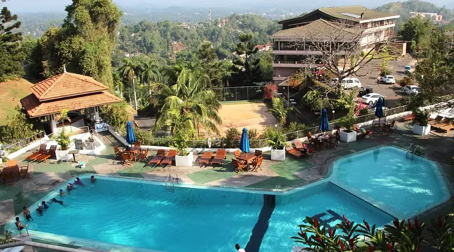 توپاز یا تورمالین کندی