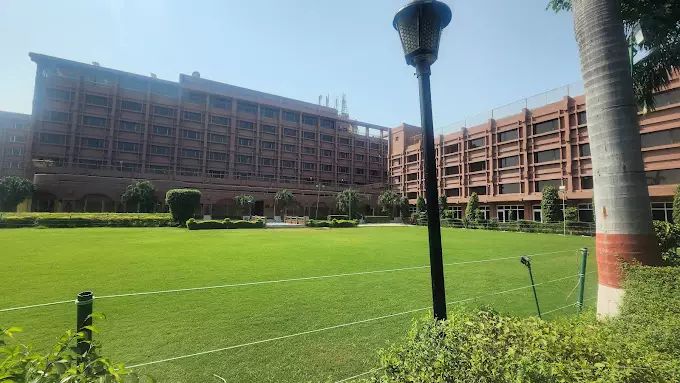 کلارکز شیراز