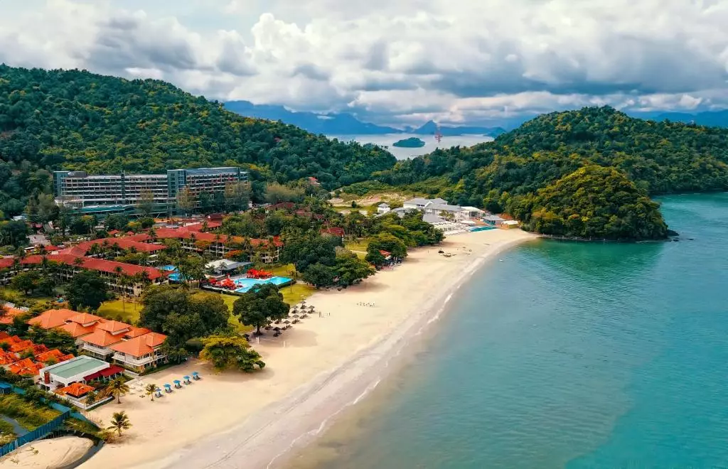 هالیدی ویلا بیچ ریزورت